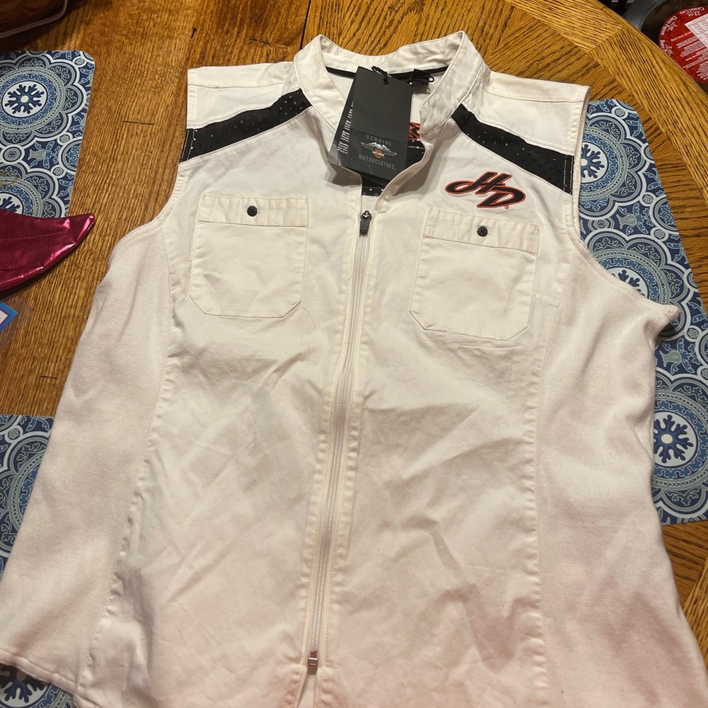 Sleeveless Harley shirt, brand new with tags